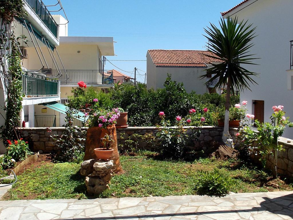Maistreli Hotel Apartments Stoúpa Exterior foto